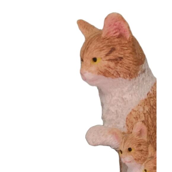 Trio Of Cats Mama & Her Kittens Resin Figurine Orange Tabby VTG Granny Core - Picture 11 of 13